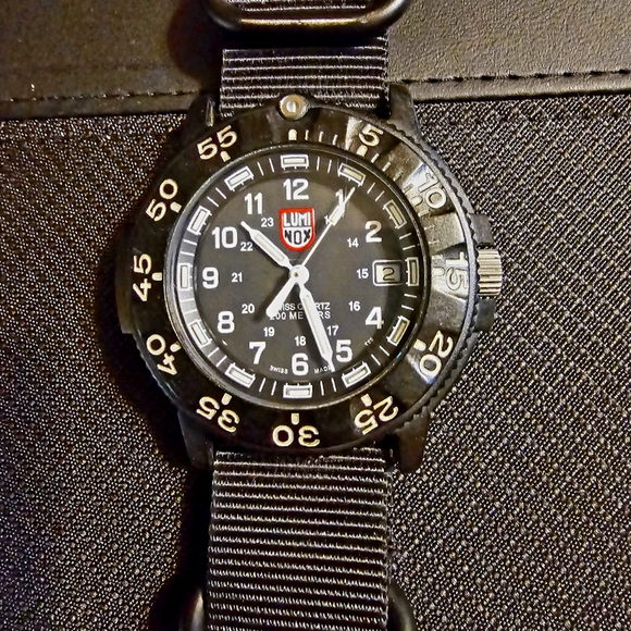 Luminox watch series 3000 /3900 black face - Picture 1 of 2